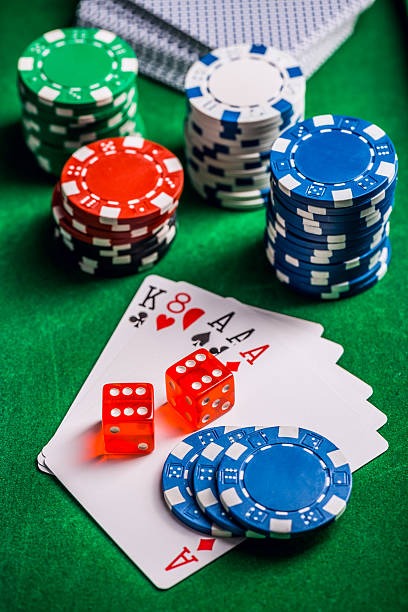 kau86 Bandar Poker live-dealer table showing player hand, dealer card, and payout calculation